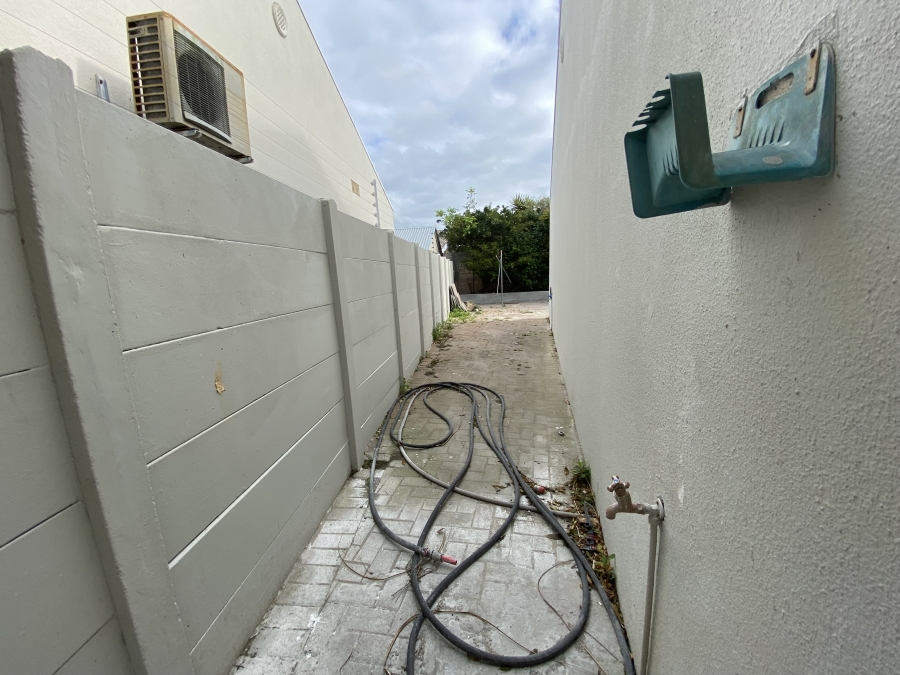 To Let 3 Bedroom Property for Rent in Flamingo Vlei Western Cape